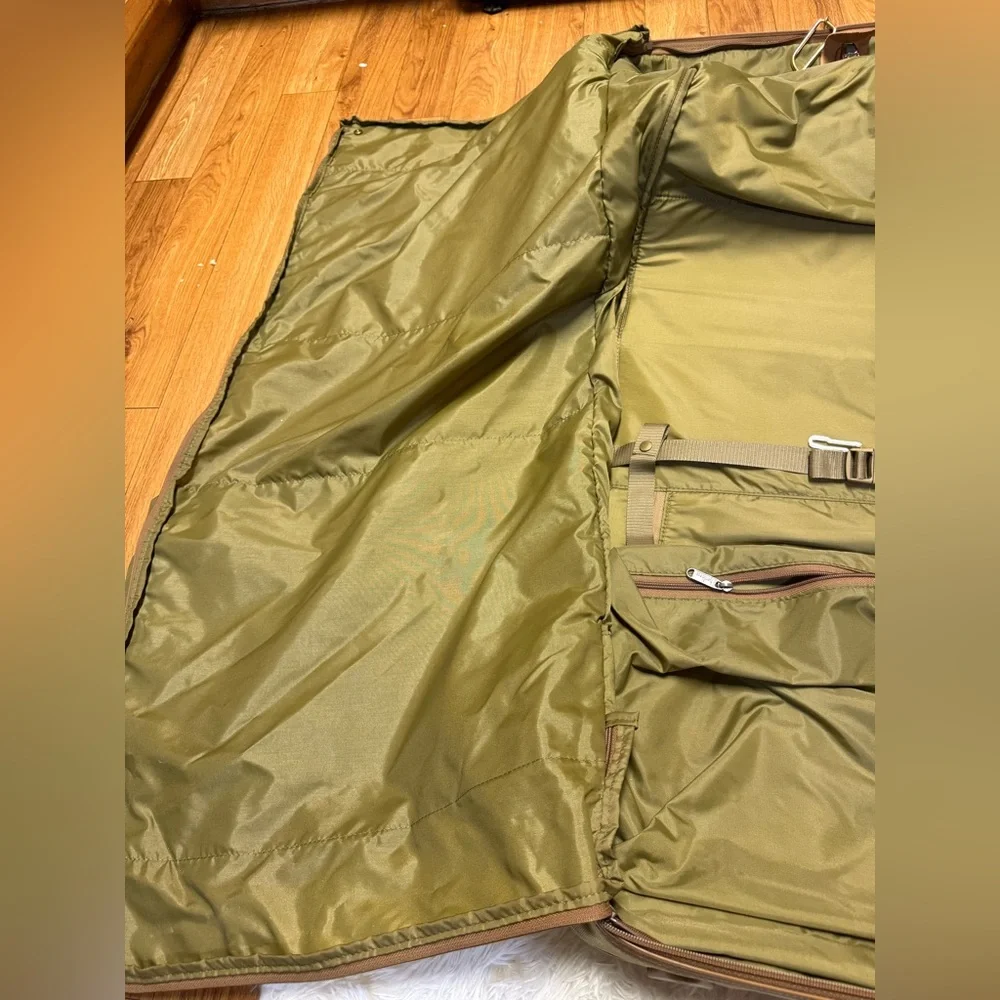Hartmann Intensity Collection Medium Mobile Traveler Garment Bag Leather trim